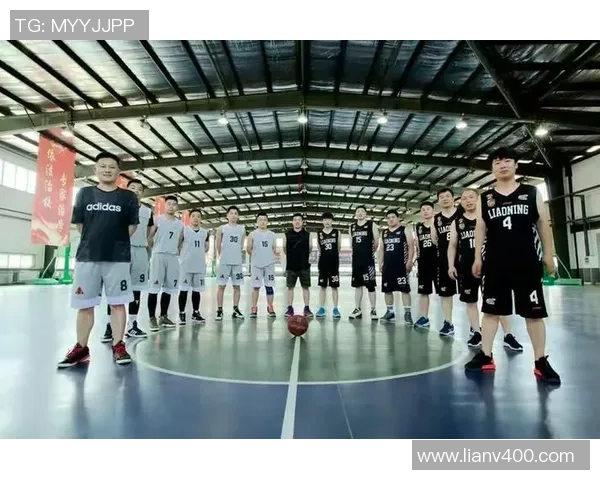 深圳篮球队配合默契创新高助力球队在联赛中崭露头角