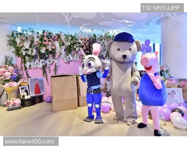 足球明星与太原女友的甜蜜故事揭秘他们的爱情旅程与生活点滴